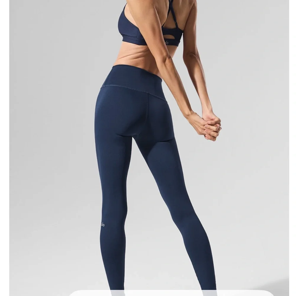 ALO Yoga  Airlift Legging - Navy Size Medium NWT